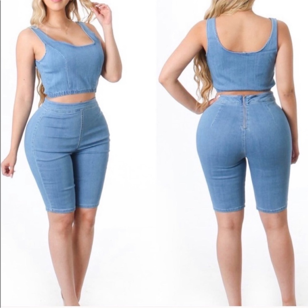 Sleeveless crop top and midi pants with  zipper in the back